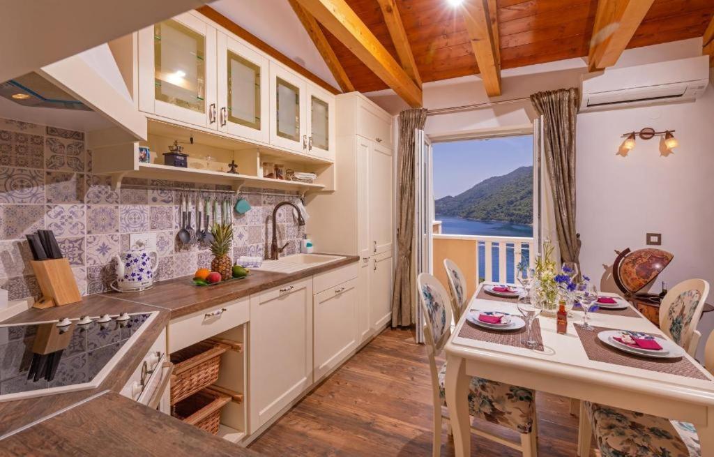 Apartments More Luxury Sobra Luaran gambar