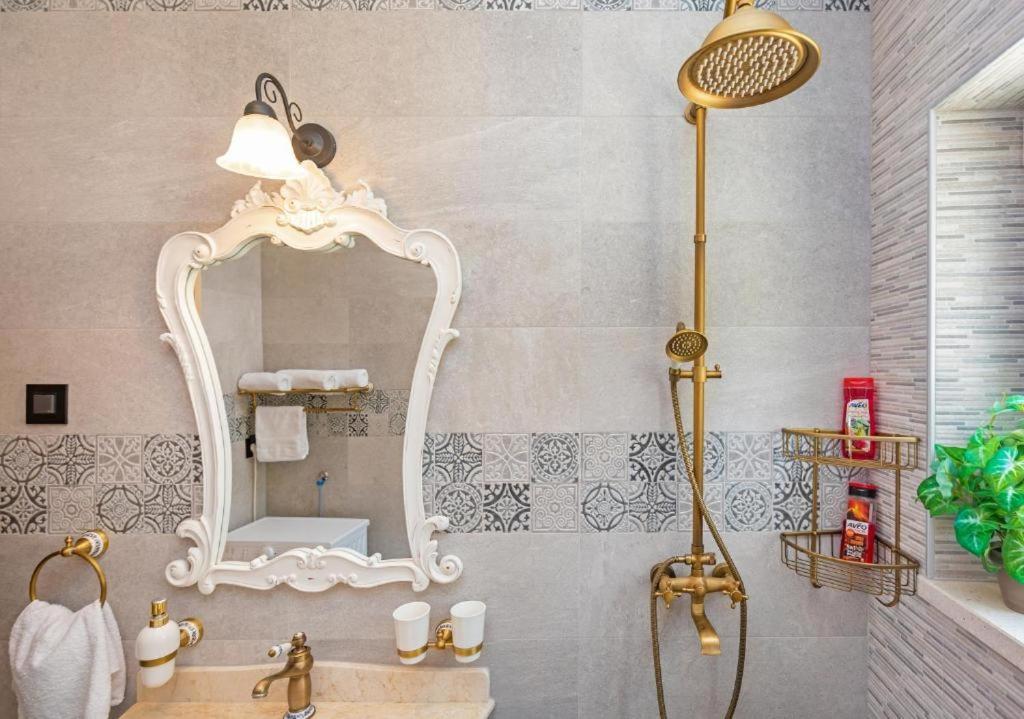 Apartments More Luxury Sobra Bilik gambar
